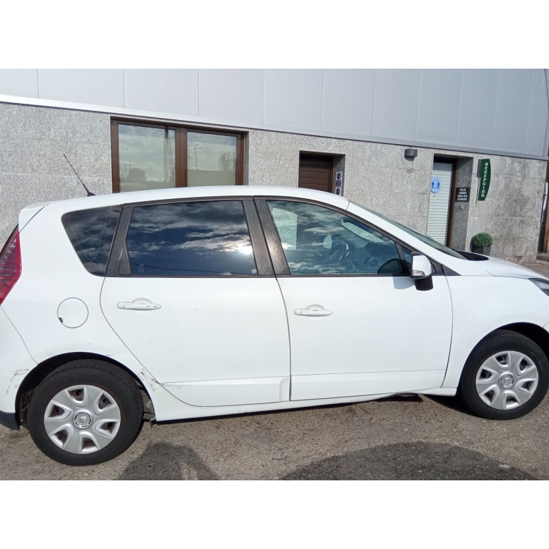 renault scenic del año 2010