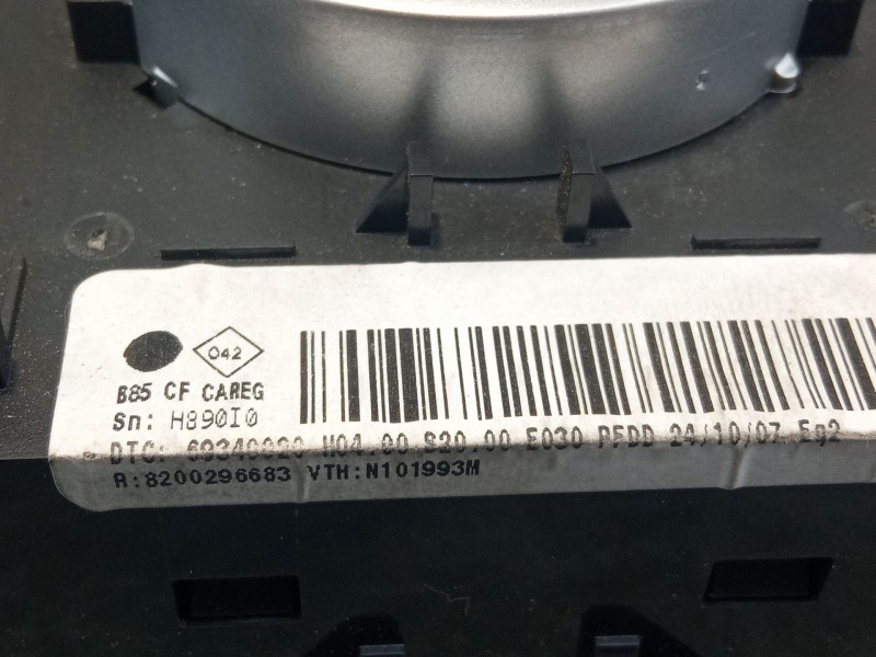 Recambio de mando calefaccion aire acondicionado para renault clio referencia OEM IAM 8200296683  