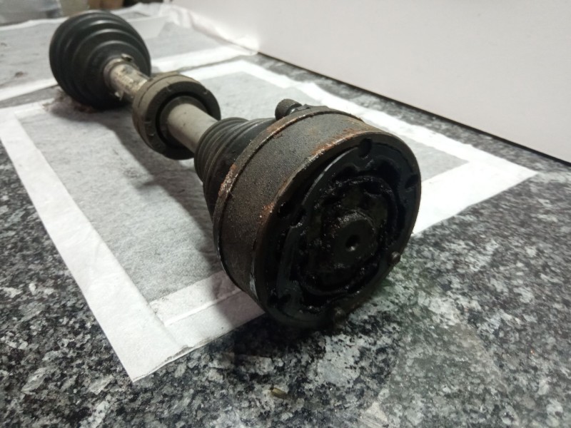 Recambio de palier izquierdo para volkswagen passat referencia OEM IAM 3C0407271AE  