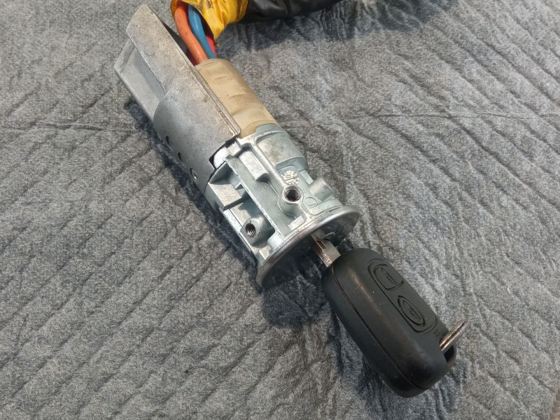 Recambio de conmutador de arranque para peugeot 206 referencia OEM IAM N0501539  