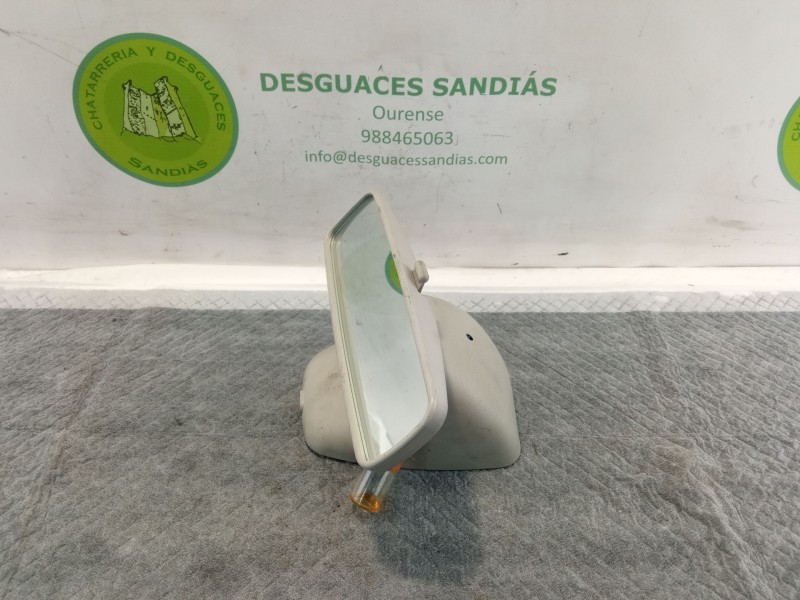 Recambio de luz interior para renault clio referencia OEM IAM 8200427013  