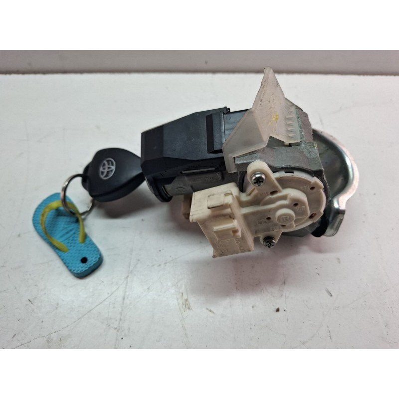 Recambio de antirrobo para toyota avensis referencia OEM IAM 450200203  