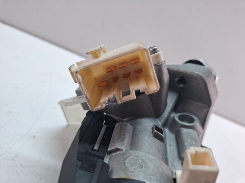 Recambio de antirrobo para toyota avensis referencia OEM IAM 450200203  