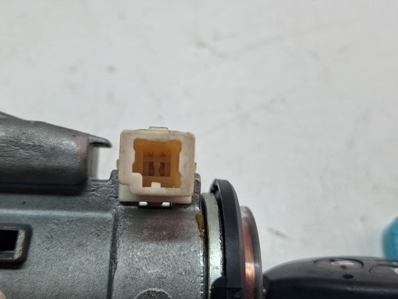 Recambio de antirrobo para toyota avensis referencia OEM IAM 450200203  