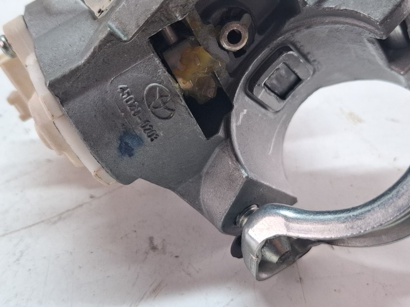 Recambio de antirrobo para toyota avensis referencia OEM IAM 450200203  