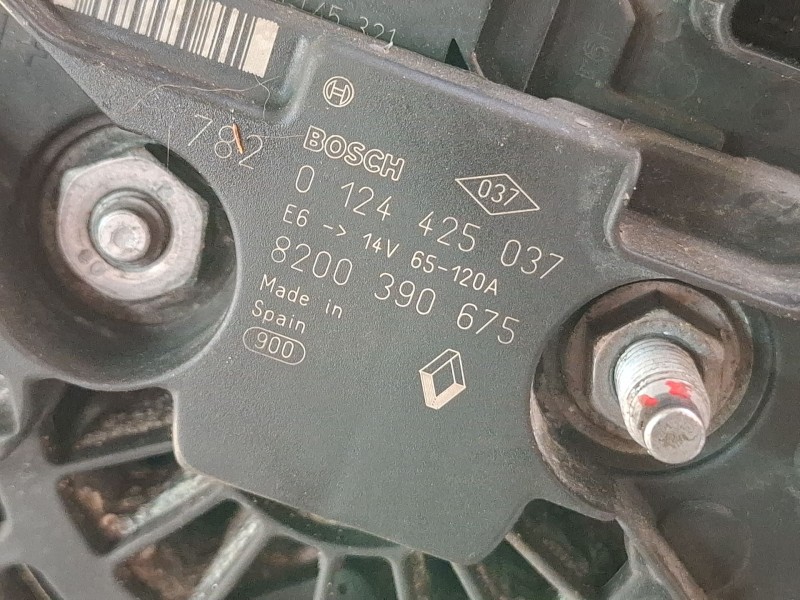 Recambio de alternador para audi a3 referencia OEM IAM 0124425037  