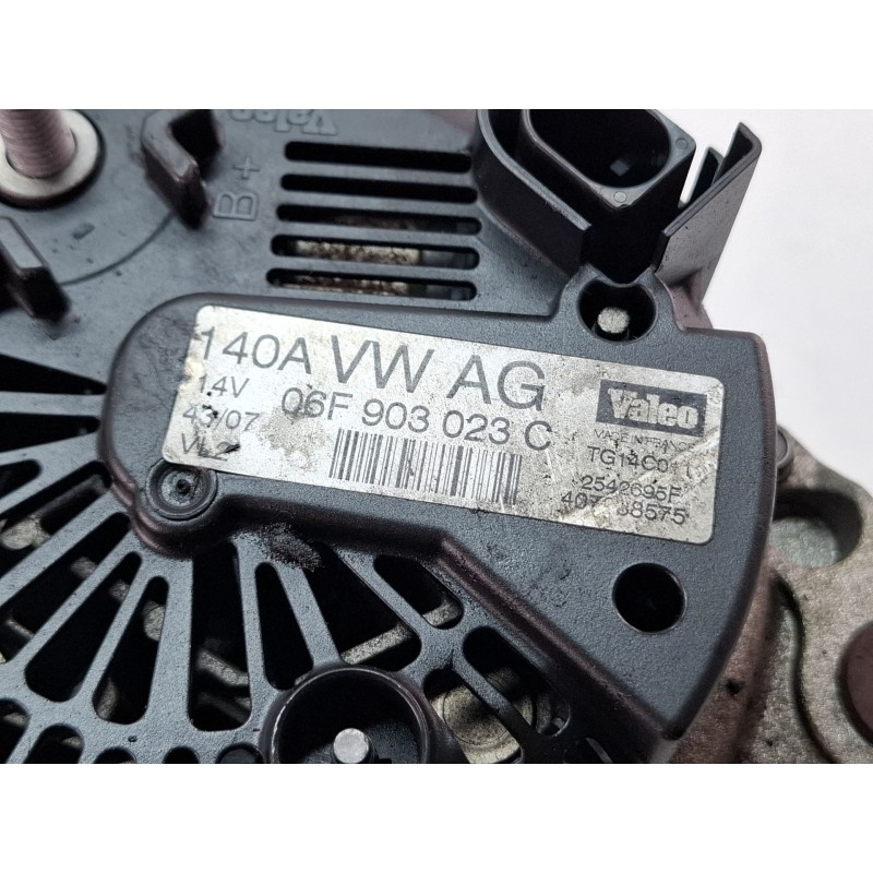 Recambio de alternador para seat leon (1p1) 1.9 tdi referencia OEM IAM 06F903023C  