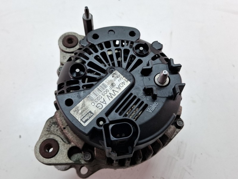 Recambio de alternador para seat leon (1p1) 1.9 tdi referencia OEM IAM 06F903023C  