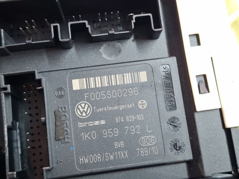 Recambio de elevalunas delantero derecho para seat leon (1p1) 1.9 tdi referencia OEM IAM 1T0959702F1K0959792L  