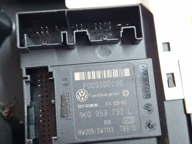 Recambio de elevalunas delantero derecho para seat leon (1p1) 1.9 tdi referencia OEM IAM 1T0959702F1K0959792L  