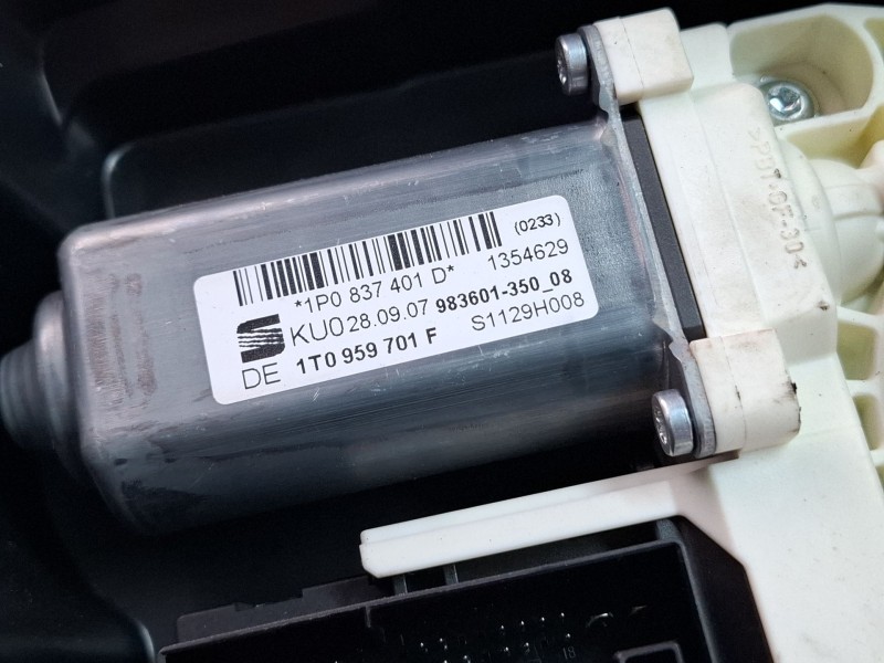 Recambio de elevalunas delantero izquierdo para seat leon (1p1) 1.9 tdi referencia OEM IAM 1P0837401D1K0959793L  