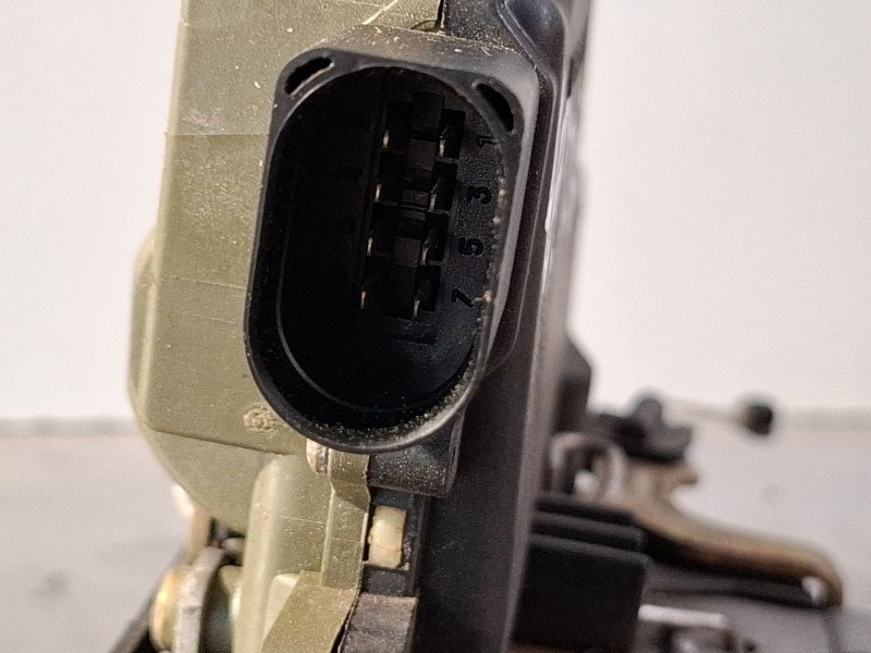 Recambio de cerradura puerta delantera izquierda para seat leon referencia OEM IAM 115069  