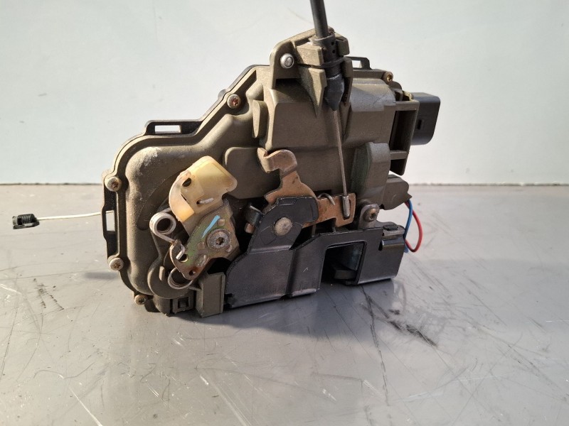 Recambio de cerradura puerta delantera izquierda para seat leon referencia OEM IAM 115069  