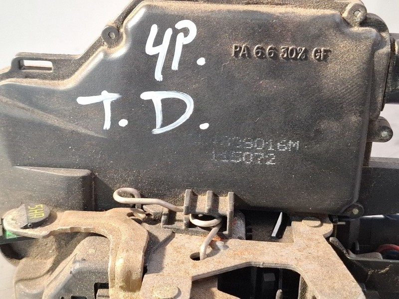 Recambio de cerradura puerta trasera derecha para seat leon referencia OEM IAM 115072  