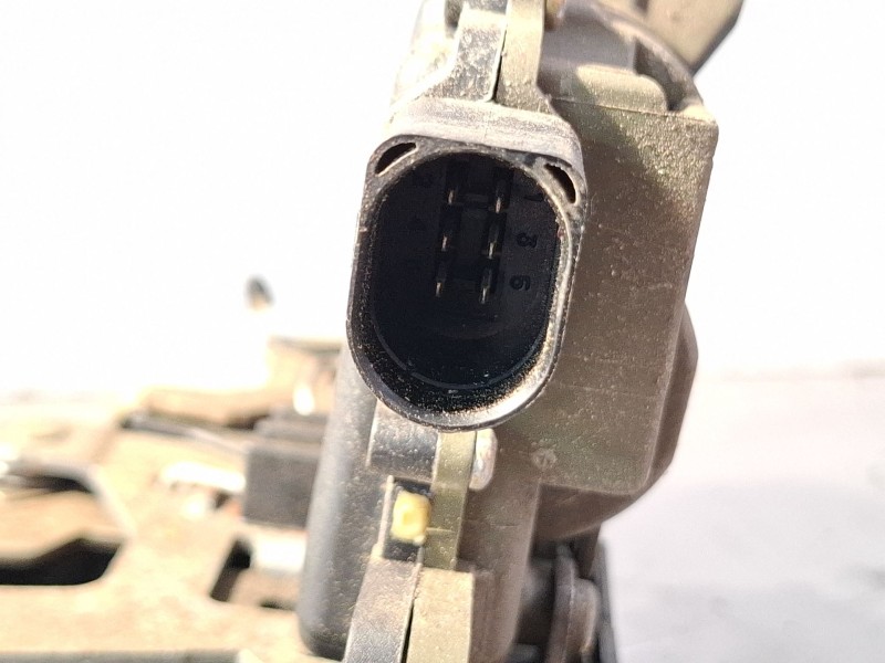 Recambio de cerradura puerta trasera derecha para seat leon referencia OEM IAM 115072  