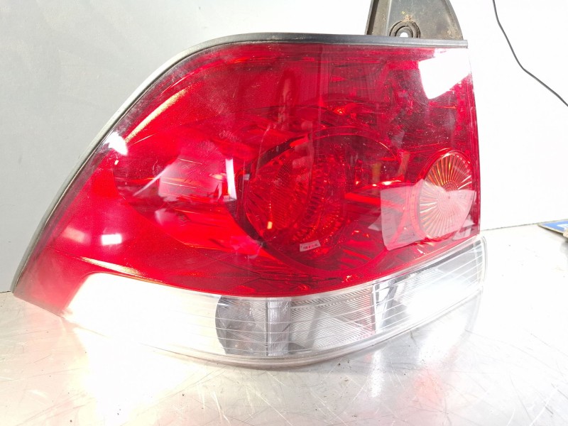 Recambio de piloto trasero izquierdo para opel astra h referencia OEM IAM 43251744LH  