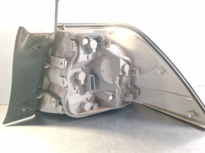 Recambio de piloto trasero izquierdo para opel astra h referencia OEM IAM 43251744LH  