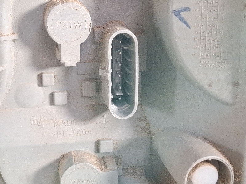 Recambio de piloto trasero izquierdo para opel astra h referencia OEM IAM 43251744LH  