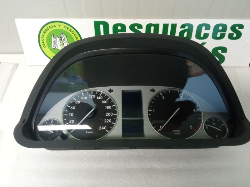 Recambio de cuenta kilometros para mercedes-benz b200 referencia OEM IAM A1695404548  