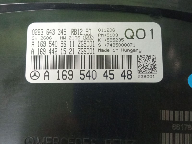 Recambio de cuenta kilometros para mercedes-benz b200 referencia OEM IAM A1695404548  