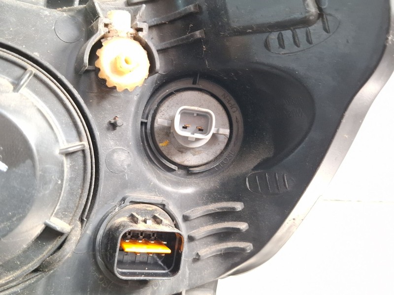 Recambio de faro delantero derecho para chevrolet aveo referencia OEM IAM   