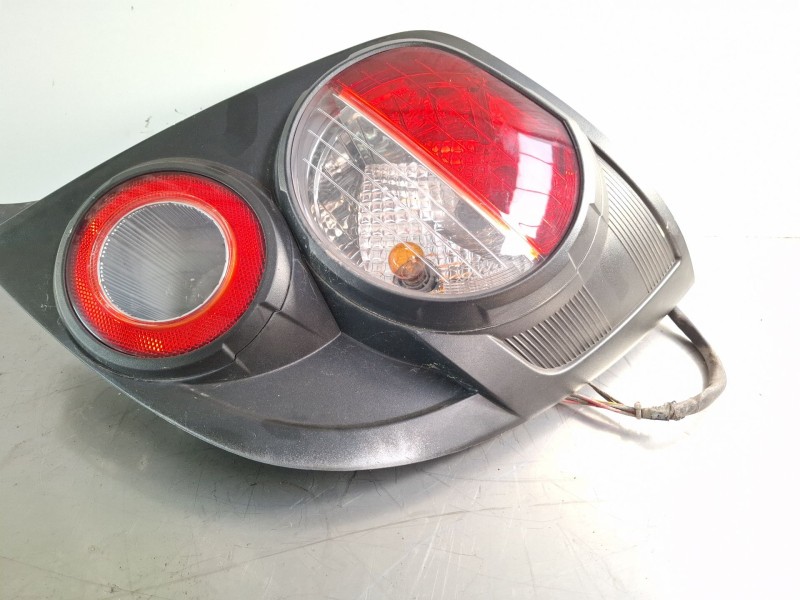 Recambio de piloto trasero derecho para chevrolet aveo referencia OEM IAM   