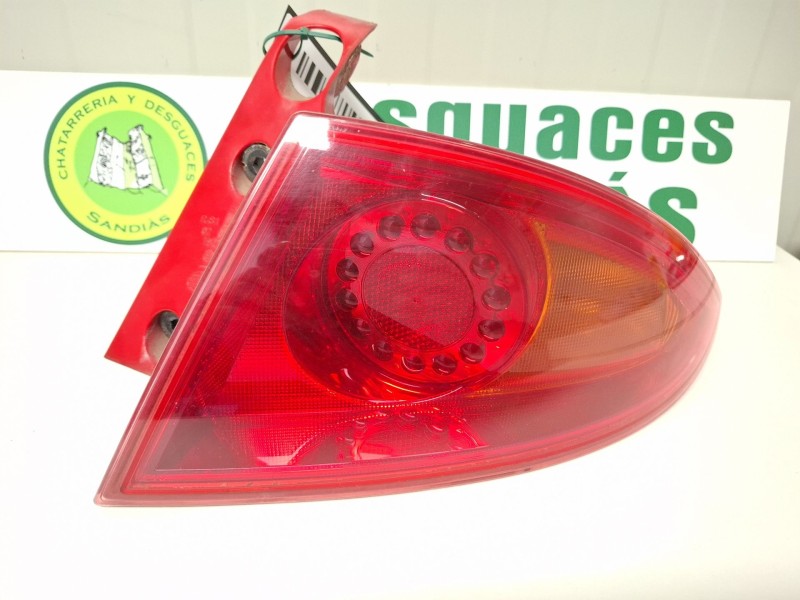 Recambio de piloto carrocería trasero derecho para seat leon referencia OEM IAM   