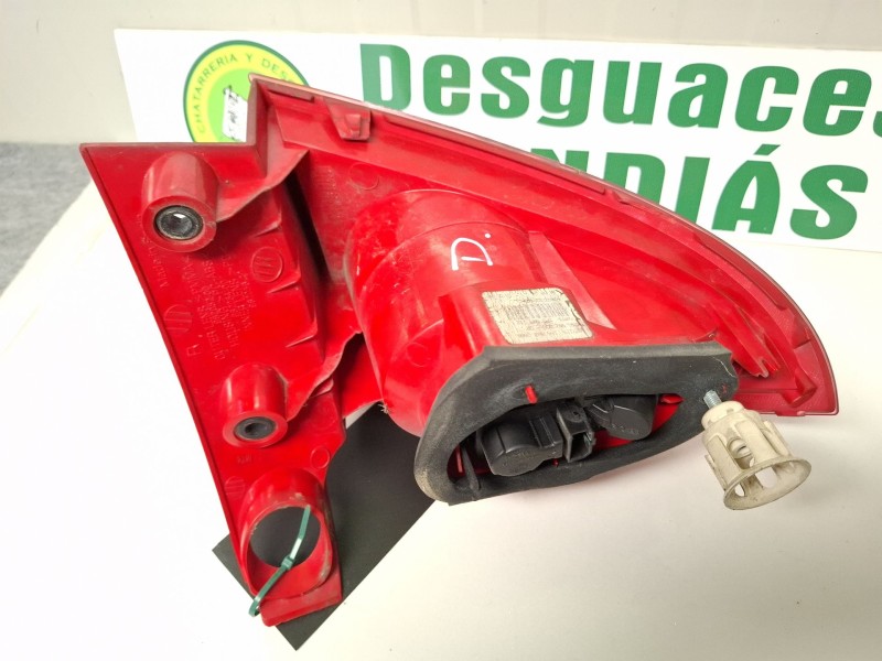 Recambio de piloto carrocería trasero derecho para seat leon referencia OEM IAM   