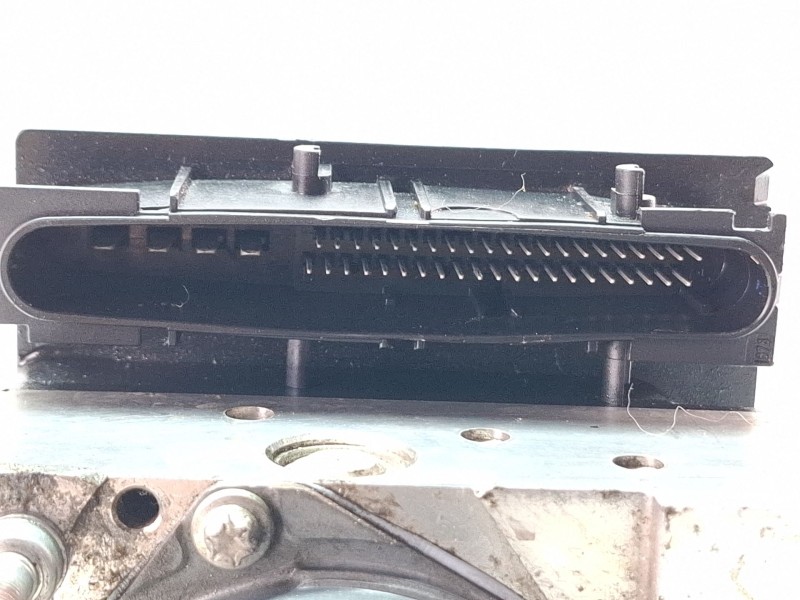Recambio de modulo abs para toyota avensis referencia OEM IAM 0265235406  