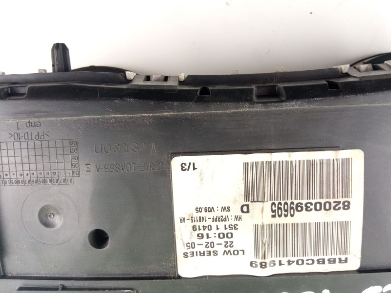 Recambio de cuenta kilometros para renault megane referencia OEM IAM 8200399695  