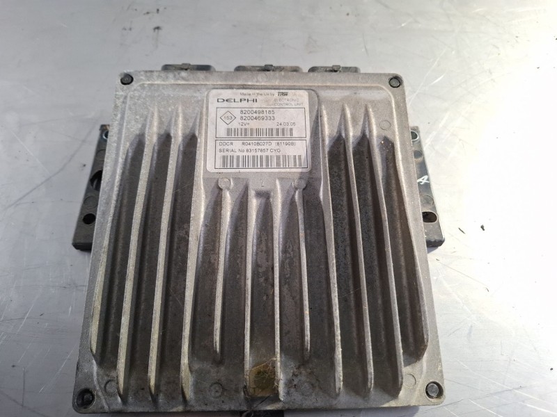 Recambio de centralita motor para renault clio referencia OEM IAM 8200498185  