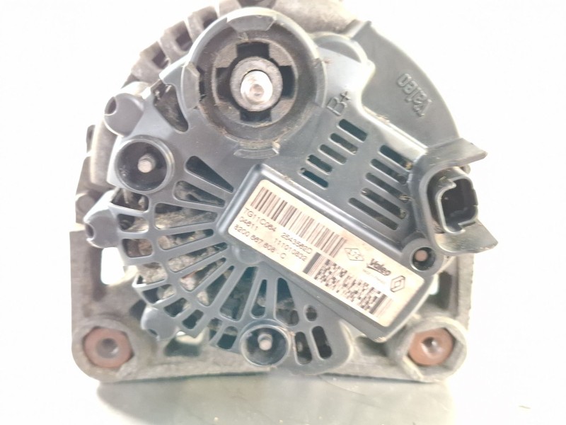 Recambio de alternador para renault clio referencia OEM IAM 7711368356  