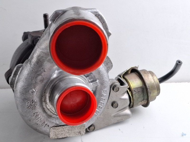 Recambio de turbocompresor para renault megane referencia OEM IAM 8200369581  