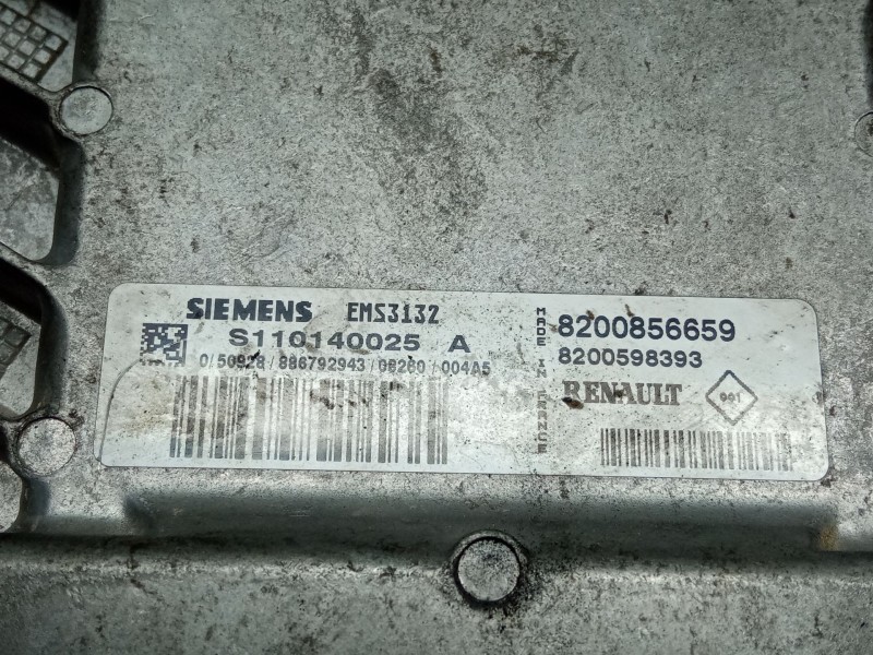 Recambio de centralita motor para dacia sandero referencia OEM IAM 8200856659  S110140025A