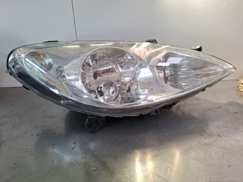 Recambio de faro delantero derecho para peugeot 307 referencia OEM IAM 5501135R  