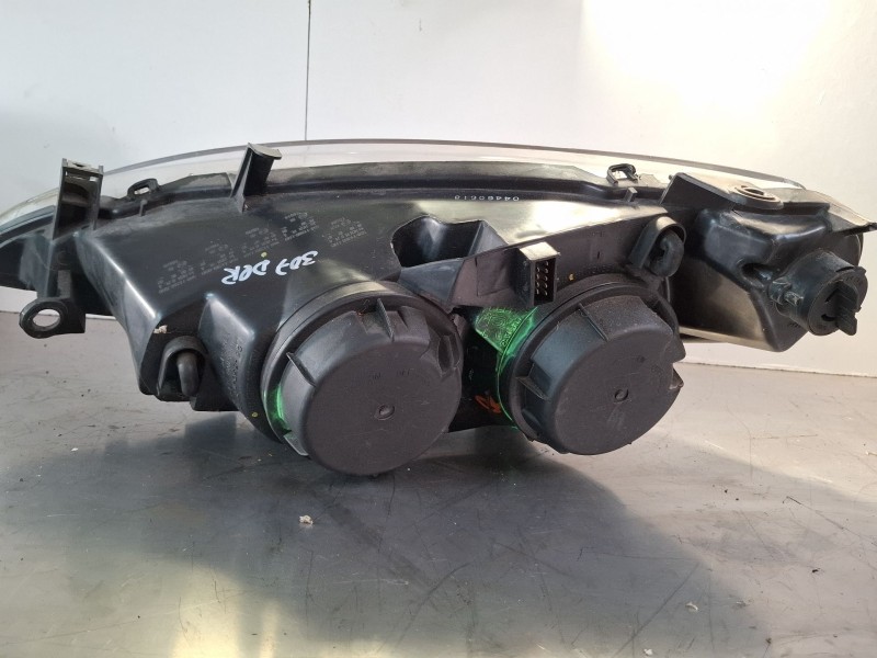 Recambio de faro delantero derecho para peugeot 307 referencia OEM IAM 5501135R  