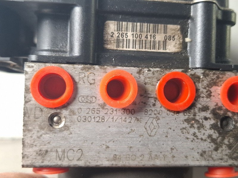 Recambio de modulo abs para renault megane referencia OEM IAM 8200038695  