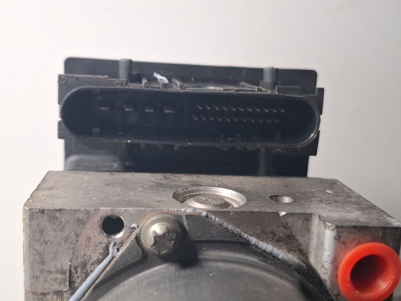 Recambio de modulo abs para renault megane referencia OEM IAM 8200038695  