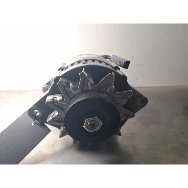 Recambio de alternador para opel corsa referencia OEM IAM 8EL011711  