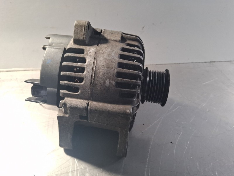 Recambio de alternador para renault grand scenic referencia OEM IAM 8200447410  