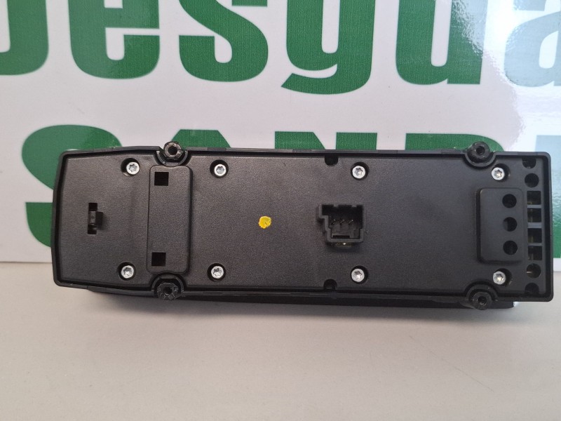 Recambio de mando elevalunas delantero izquierdo para mercedes-benz c220cdi w204 referencia OEM IAM A2048700251   Recambio de mando elevalunas delantero izquierdo para mercedes-benz c220cdi w204 referencia OEM IAM A2048700251