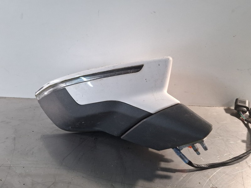 Recambio de espejo retrovisor derecho electrico para seat leon sportstourer referencia OEM IAM E9026684  