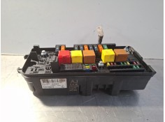 Recambio de caja reles / fusibles para opel vectra referencia OEM IAM 51903501813112917AJ  