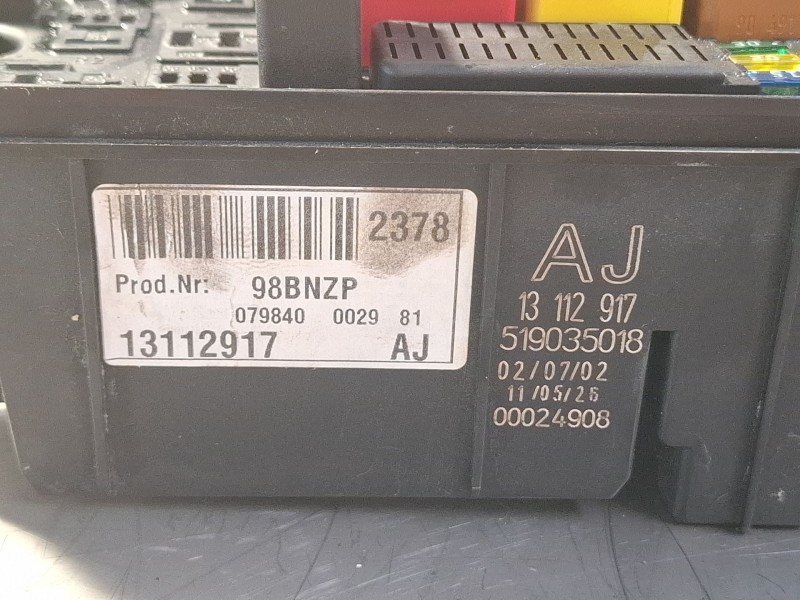 Recambio de caja reles / fusibles para opel vectra referencia OEM IAM 51903501813112917AJ  