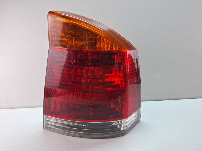 Recambio de piloto trasero derecho para opel vectra referencia OEM IAM   