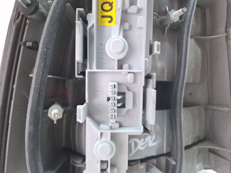 Recambio de piloto trasero derecho para opel vectra referencia OEM IAM   