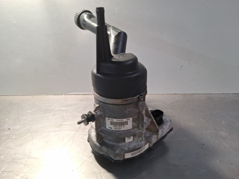 Recambio de bomba direccion asistida para peugeot 308 referencia OEM IAM 9686207180  