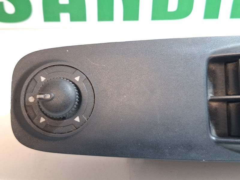 Recambio de mando elevalunas delantero izquierdo para citroen jumper 2.2 hdi referencia OEM IAM 735532905  