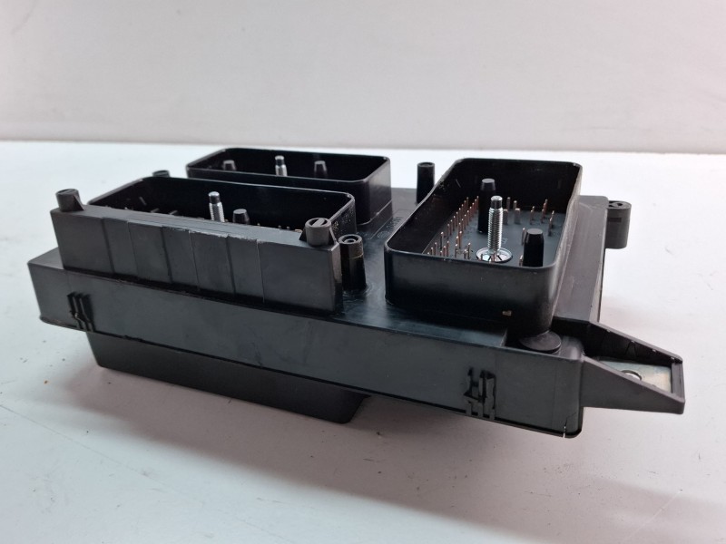 Recambio de caja reles / fusibles para opel astra referencia OEM IAM 13250232/5DK009464  
