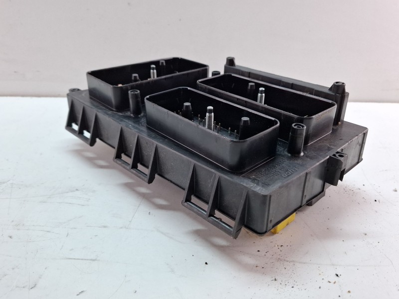 Recambio de caja reles / fusibles para opel astra referencia OEM IAM 13250232/5DK009464  